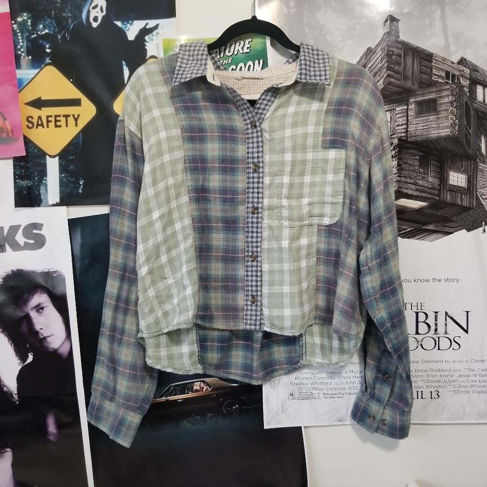 Women's plaid cropped green and blue shirt